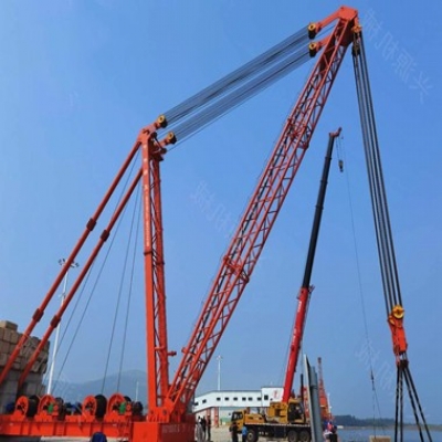 500噸桅桿式起重機(jī)順利通過載荷試驗